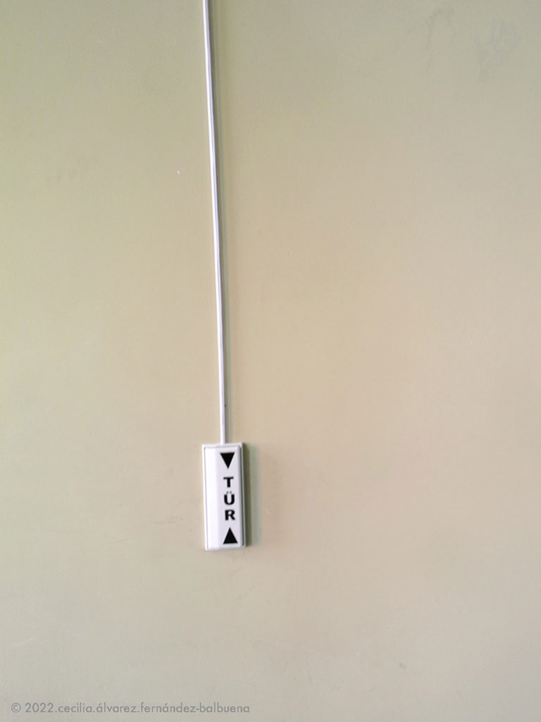 in case you didn't notice, they point you to the button to open the door, these Germans